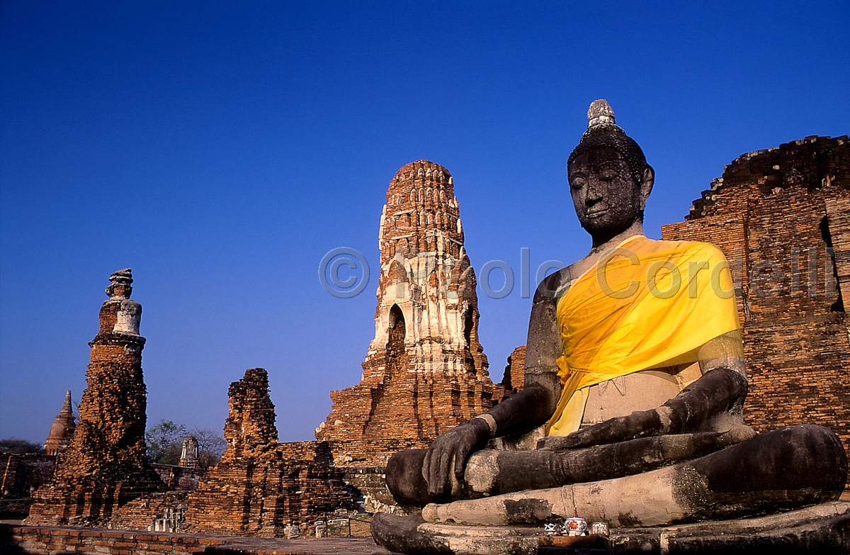 Wat Phra Mahathat, Ayuttahaya, Thailand
 (cod:Thailand 39)